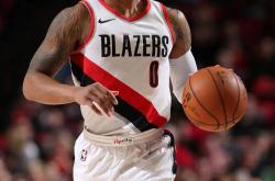 雷速体育app-开拓者客场失利，利拉德连续场得分不多进攻力下滑