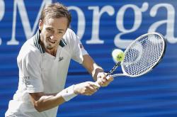 雷速体育电脑版官网下载-包含欧洲网球队绝地反击日本网球队，梅德韦杰夫关键制胜的词条