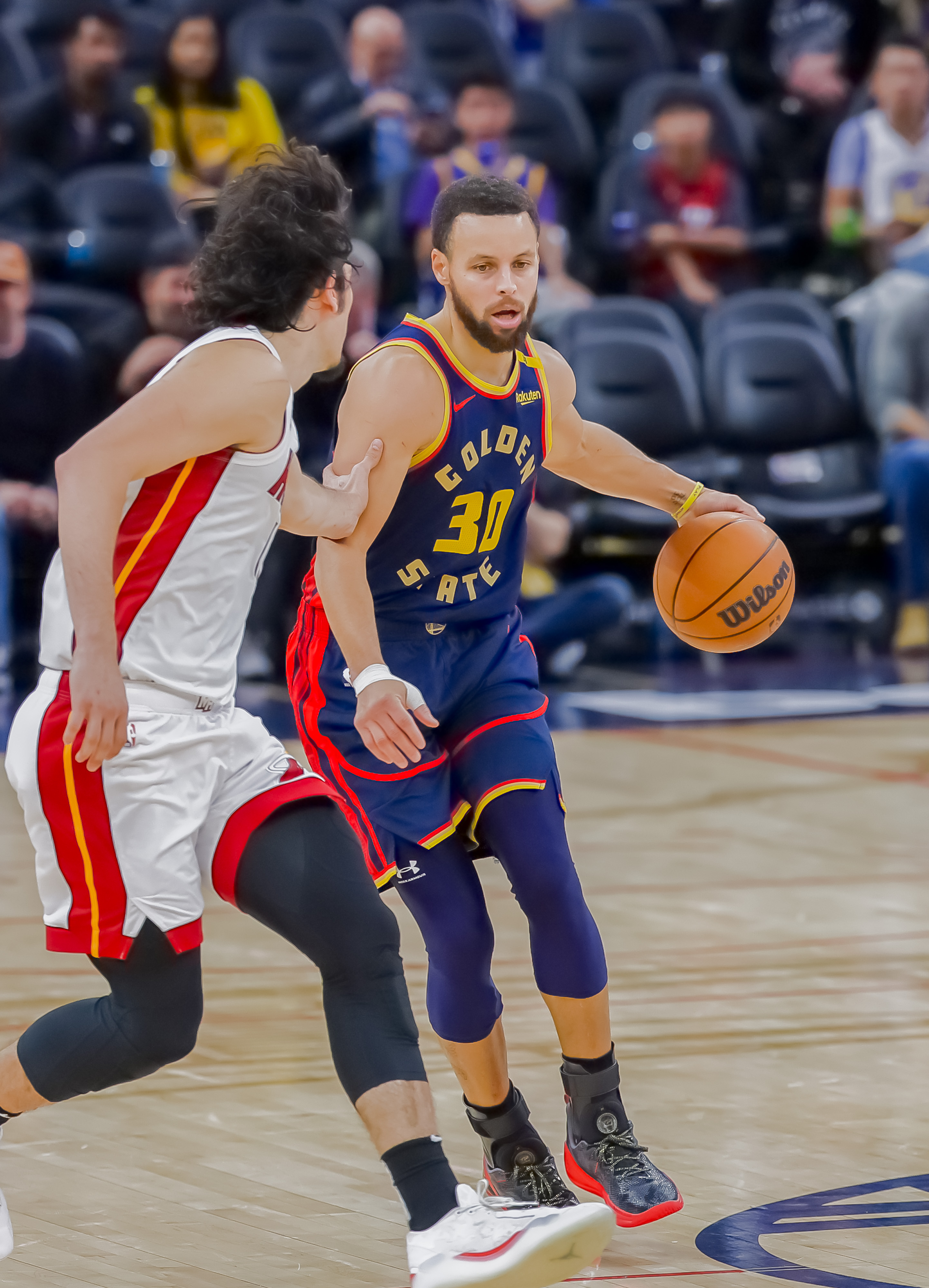NBA新赛季季后赛争夺热火领跑东部的简单介绍