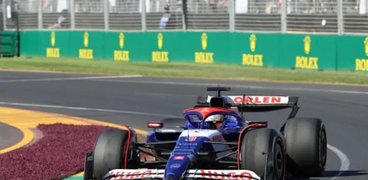 阿斯顿马丁完胜哈斯车队，汉密尔顿带队取胜